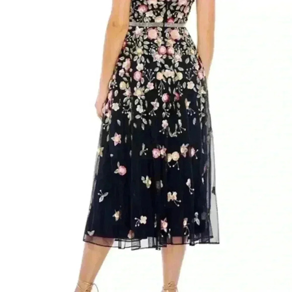 Mac Duggal Deep V-Neck Midi Embroidered Dress Size 8 NWT style #5527 - Picture 3 of 8
